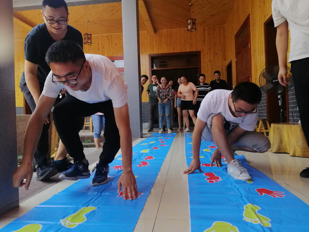 �����l(f��)չ��˾�����w�������������ġ������l(f��)չ��˾�_(k��i)չ����(hu��)Ȥζ���(d��ng)