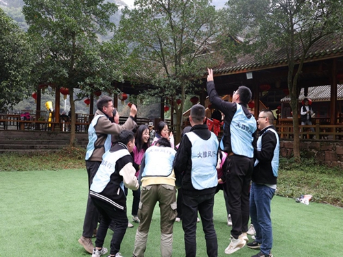 �����l(f��)չ��˾�����ľ������F(tu��n)�Y(ji��)�^���������l(f��)չ��˾�_(k��i)չ����(hu��)���(d��ng)